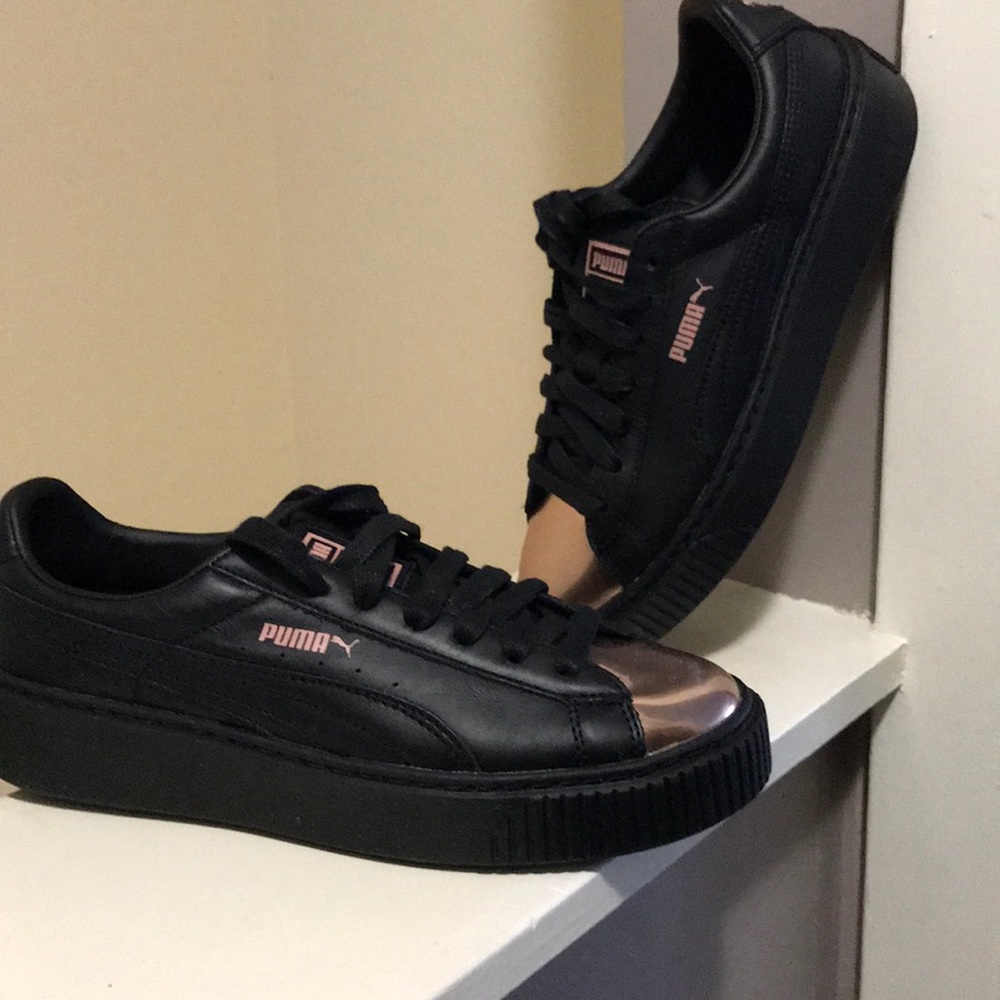Beautiful Black and rose gold puma.